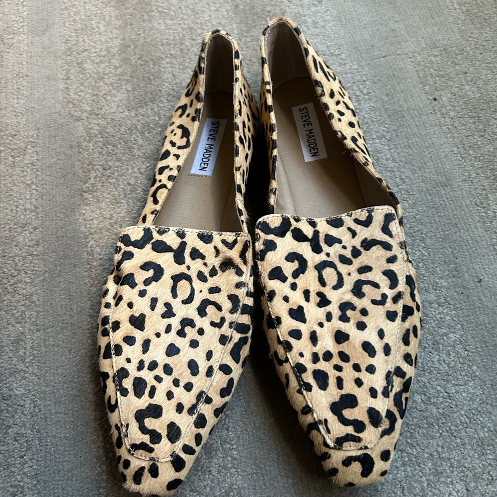 Steve Madden Tan and Black Flats with Leopard Print